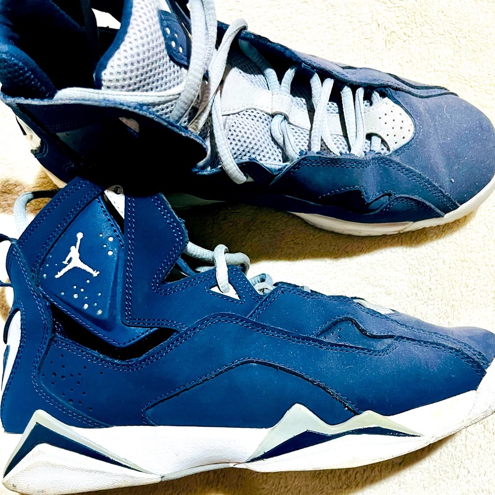 Nike Air Jordan Retro midnight navy size 6.5